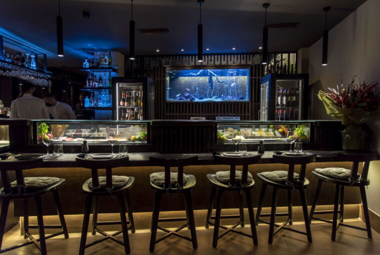 enydreio-japanese-koi-se-sushi-estiatorio2